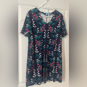 Draper James Floral Hedges Knit Shift Dress in Nassau Navy Large Casual V-Neck